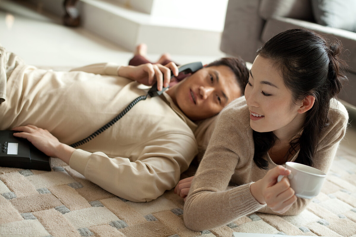 如何和妹子暧昧聊天（做好这4个技巧）